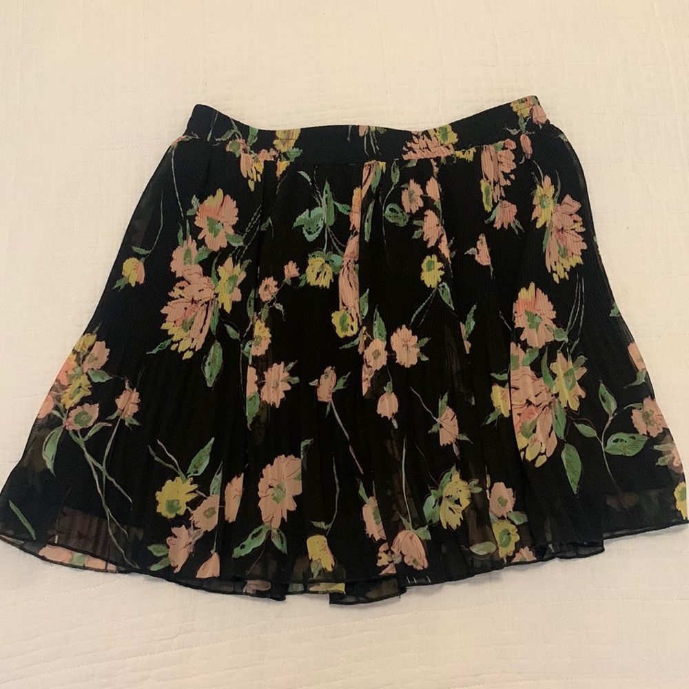 Vintage floral pleated mini skirt